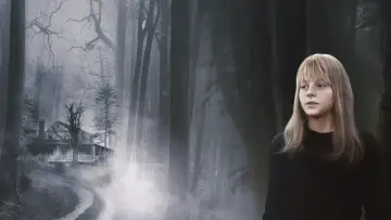 Zasłona do filmu "Mała dziewczynka, która mieszka na końcu drogi" #408440