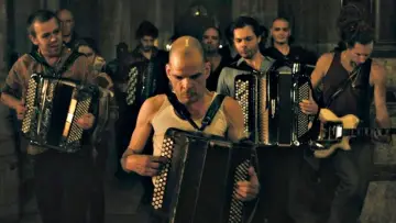 Zasłona do filmu "Holy Motors" #969682