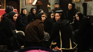Zasłona do filmu "Za wzgórzami" #469116