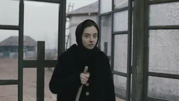 Zasłona do filmu "Za wzgórzami" #469121