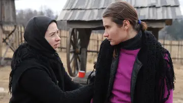Zasłona do filmu "Za wzgórzami" #469127