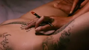 Zasłona do filmu "Tatuowany wazon" #927473