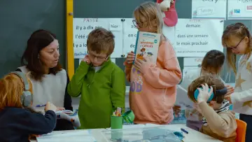 Zasłona do filmu "Ma toute petite école" #1849103
