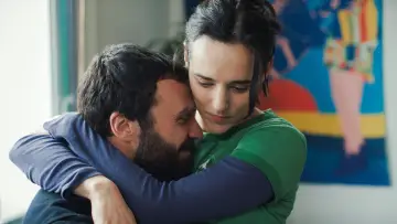 Zasłona do filmu "Différente" #742694