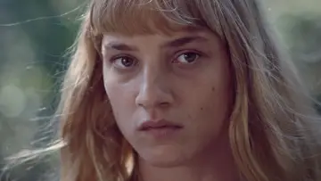 Zasłona do filmu "Tymczasem na Ziemi" #443223