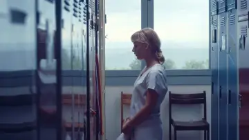 Zasłona do filmu "Tymczasem na Ziemi" #805796