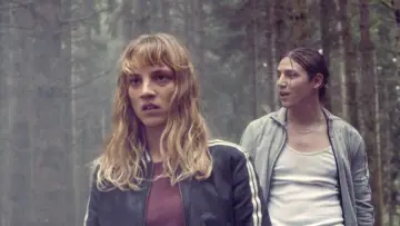 Zasłona do filmu "Tymczasem na Ziemi" #805802