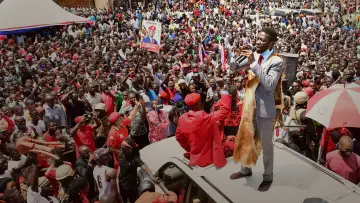 Zasłona do filmu "Bobi Wine - głos sprzeciwu" #371586