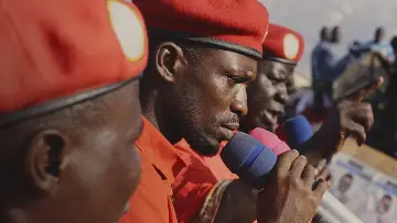 Zasłona do filmu "Bobi Wine - głos sprzeciwu" #371587