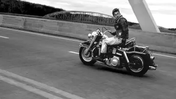 Zasłona do filmu "Motocykliści" #375384