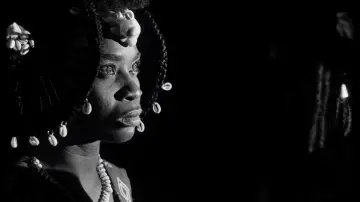 Zasłona do filmu "Mami Wata" #984613
