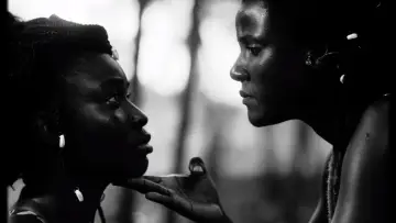 Zasłona do filmu "Mami Wata" #984614