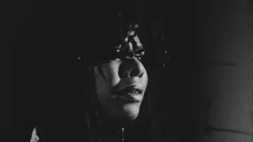 Zasłona do filmu "Goodbye Horses: The Many Lives of Q Lazzarus" #1582050