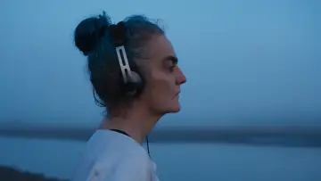 Zasłona do filmu "Lejos de los árboles" #1212359