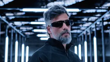Zasłona do filmu "Bionic" #484154