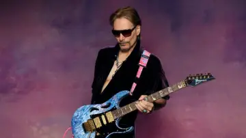Zasłona do filmu "Steve Vai - His First 30 Years: The Documentary" #1199001