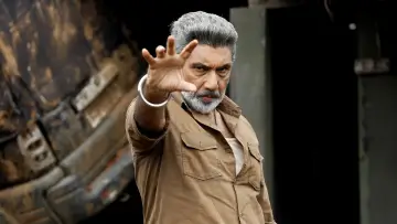 Zasłona do filmu "வெப்பன்" #1121479