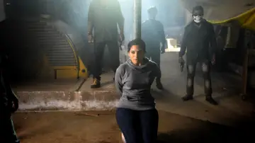 Zasłona do filmu "வெப்பன்" #1121480