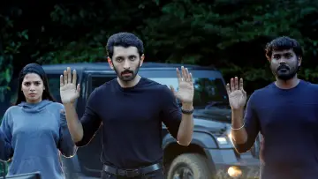 Zasłona do filmu "வெப்பன்" #504067