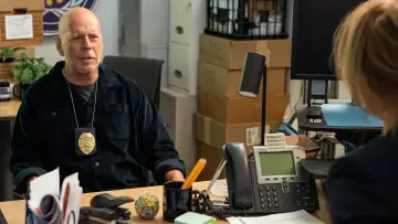 Zasłona do filmu "Detektyw Knight: Dzień Niepodległości" #378640