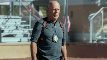 Zasłona do filmu "Detektyw Knight: Dzień Niepodległości" #378646