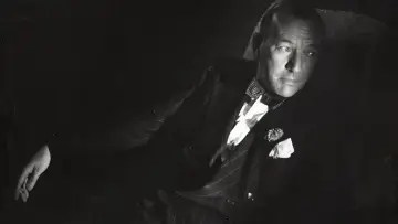 Zasłona do filmu "Mad About the Boy: The Noël Coward Story" #1148728