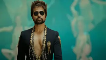 Zasłona do filmu "Badass Ravi Kumar" #885415