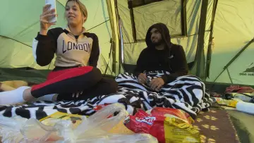 Zasłona do filmu "Odchádzania" #1624918