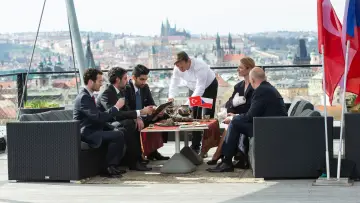 Zasłona do filmu "Ruce v záruce" #434828