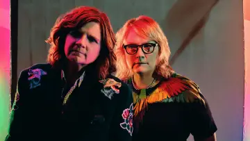 Zasłona do filmu "Indigo Girls: It