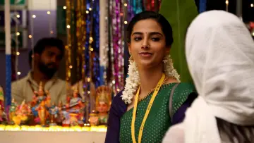 Zasłona do filmu "சிங்கப்பூர் சலூன்" #760464