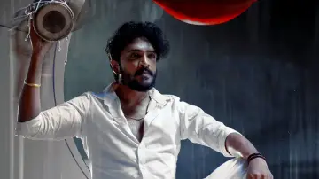 Zasłona do filmu "యేవమ్" #493194