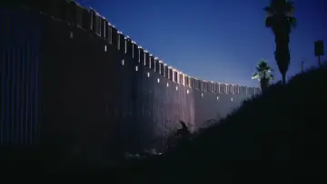 Zasłona do filmu "Jedna bitwa po drugiej" #510205