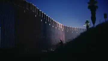 Zasłona do filmu "Jedna bitwa po drugiej" #510264