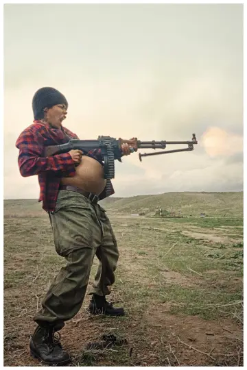 Plakat do filmu "Jedna bitwa po drugiej" #510699