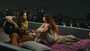 Zasłona do filmu "मेट्रो... इन दिनों" #676900