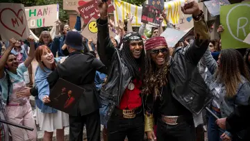 Zasłona do filmu "Milli Vanilli. Przekręt stulecia" #401344