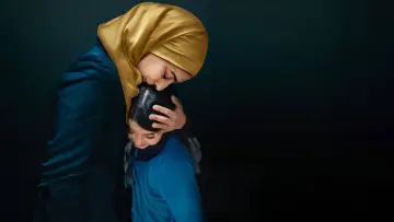 Zasłona do filmu "Bogu dzięki, chłopiec" #758133