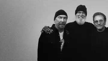 Zasłona do filmu "Bono & The Edge A SORT OF HOMECOMING z Dave’em Lettermanem" #426833