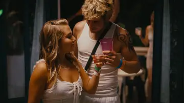 Zasłona do filmu "How to Have Sex" #168258