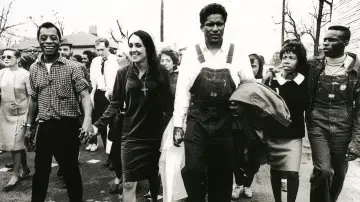 Zasłona do filmu "Joan Baez: I Am a Noise" #196965