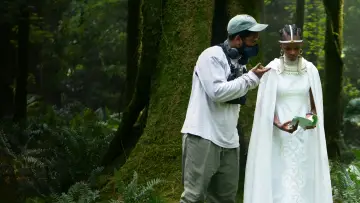 Zasłona do filmu "ASSEMBLED: Za kulisami "Czarna Pantera: Wakanda w moim sercu"" #397843