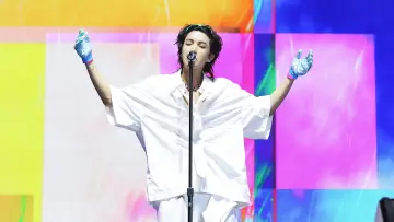 Zasłona do filmu "j-hope IN THE BOX" #919318