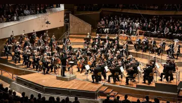 Zasłona do filmu "Concert de la Saint-Sylvestre des Berliner Philharmoniker Avec Kirill Petrenko et Benjamin Bernheim" #547765