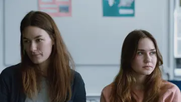 Zasłona do filmu "Być kochaną" #606983