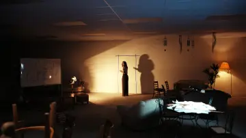 Zasłona do filmu "Backrooms. Bez wyjścia" #1570007