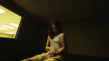 Zasłona do filmu "Backrooms. Bez wyjścia" #1570036