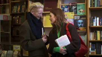 Zasłona do filmu "W pokoju obok" #622521