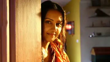 Zasłona do filmu "சாந்தி அப்புறம் நித்யா" #637168