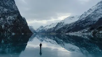 Zasłona do filmu "Pieśni Ziemi" #192046